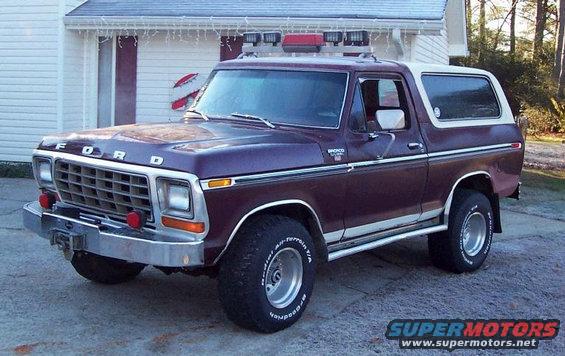 new-bronco-#6.jpg Early moring shot. I brought it home the night before and parked it. 