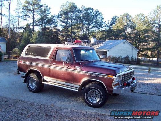 bronco-2.jpg Pretty rust free except for rear quarter 3 in about trim and door, have door to replace it