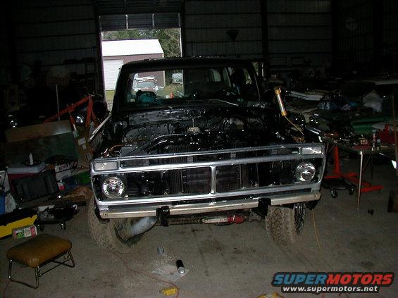 p1010003.jpg 75 F250 Grill on the 78 Bronco.