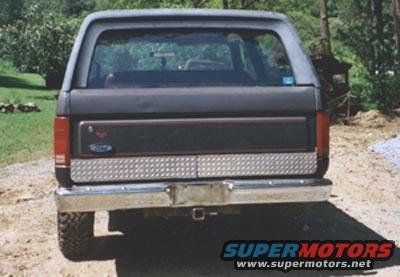 bronco(rear).jpg i covered the rust (which i hear comes on most broncos) with a diamond plated running boards from a toyota...