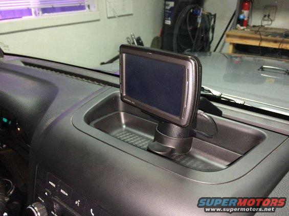 gps-hidden-wire-project-complete-2.jpg 2014 JKU Rubicon project hidden GPS wire behind dash