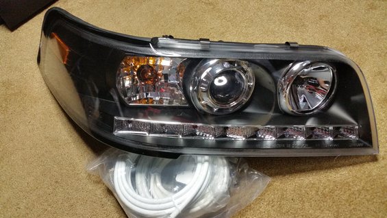 9headlight.jpg 