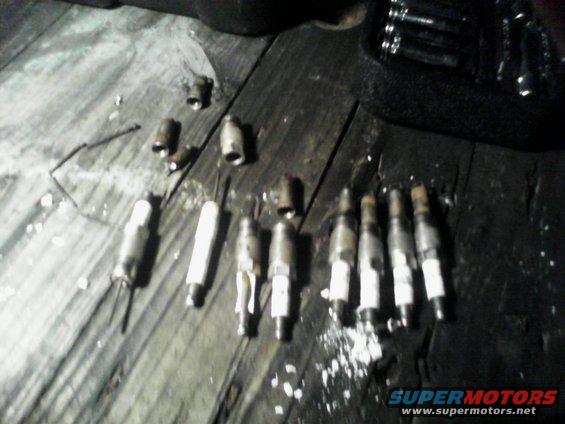 f150.plugs.jpg Notorius Broken Spark Plugs