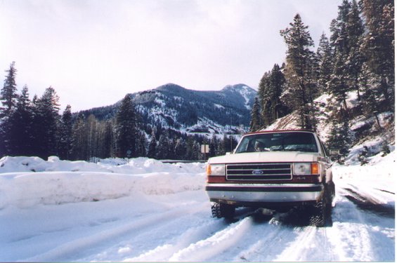 bronco002a.jpg My Bronco at the rest stop before going up Wolf Creek Pass east of Pagosa Springs.