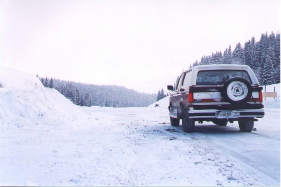 bronco004a.jpg Another shot at the top of Wolf Creek Pass.