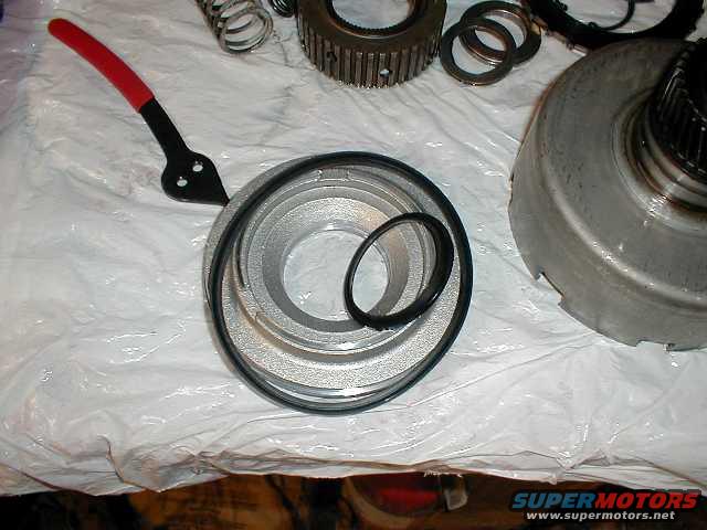 forwardseals.jpg New seals for the forward piston