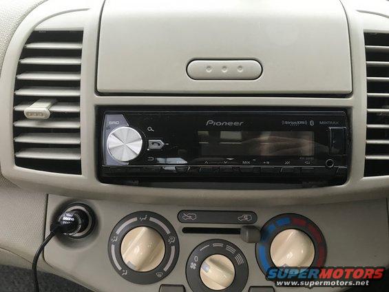 img_1421.jpg 2003 Nissan March Radio Installed