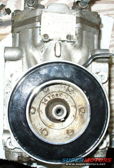 york-clutch-wrong-bolt-pattern.jpg New 5030 clutch for York 210 compressor...doesn't quite line up with the bolt holes.