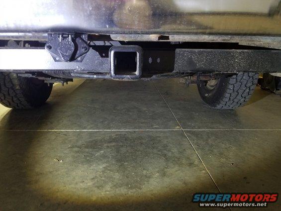 20170828_001819.jpg Unidentified hitch receiver w/round 4-pin connector