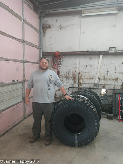 img_20180202_160938889.jpg i'm 6'2&quot; and they make me look small!