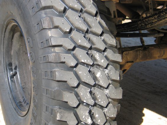 tread-closeup.jpg 