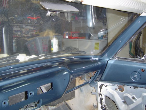 fairlane-interior-100.jpg Shot of the passenger side