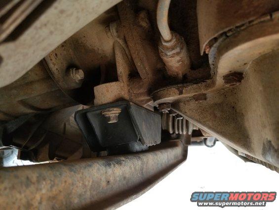 20181022_163506.jpg The '96 trans mount is slightly different (stronger) and its upper frame is not touching the crossmember.

[url=https://www.supermotors.net/vehicles/registry/media/1142330][img]https://www.supermotors.net/getfile/1142330/thumbnail/20181009_151851.jpg[/img][/url]