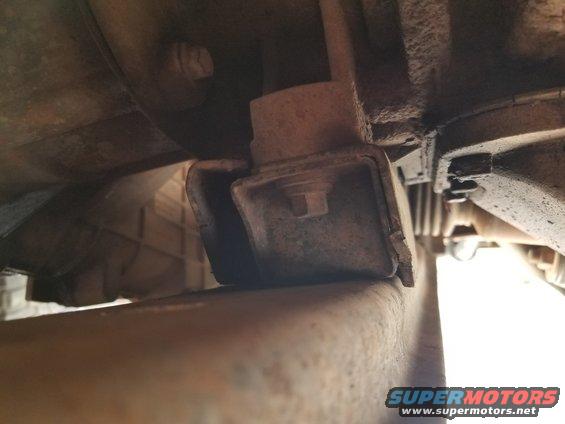 20181009_151851.jpg The transmission mount is cracked & collapsing.  It was making an intermittent chirp on the frame at idle.

[url=https://www.supermotors.net/vehicles/registry/media/1142314][img]https://www.supermotors.net/getfile/1142314/thumbnail/20181022_163506.jpg[/img][/url]