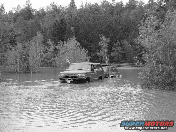 bronco2.jpg Pulling out a Jeep... I understand the jeep thing all to well! Thats why I drive a Bronco!