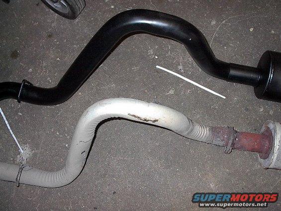 picture-035.jpg 2 1/2" system vs old, kinked 2 1/4" system.  BTW BBQ paint doesn't winter well on exhausts