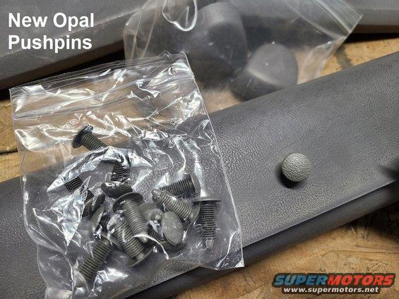 pushpinsopalc.jpg Opal Pushpins for '92-96 Bronco Camper Trim & Tailgate Carpet
IF THE IMAGE IS TOO SMALL, click it.

Compare to AuVeCo 19373