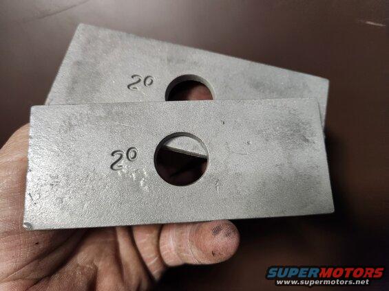 leaf-shims-2d.jpg USED 2° (cast Aluminum) Leaf Spring Shims
IF THE IMAGE IS TOO SMALL, click it.