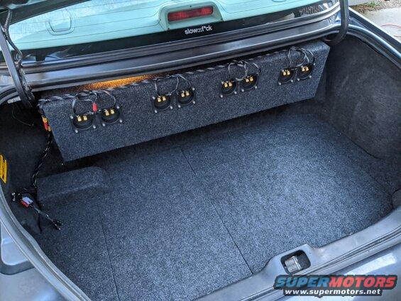 img_20200305_181231.jpg "05 Crown Vic LX Trunk
False floor, sub box with connections (4x10")