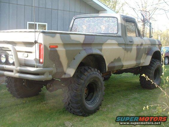 truck-008.jpg 40inch ground hawgs
on eaton 12x16.5 rims