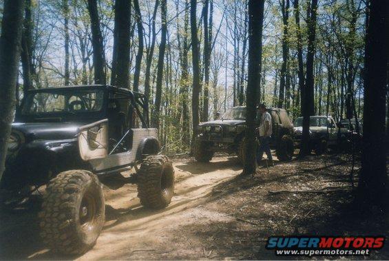 windrock.jpg A shot of our group: Mark's CJ7, Martin's Ford Explorer, My Bronco, and Lucus's Jeep Cherokee