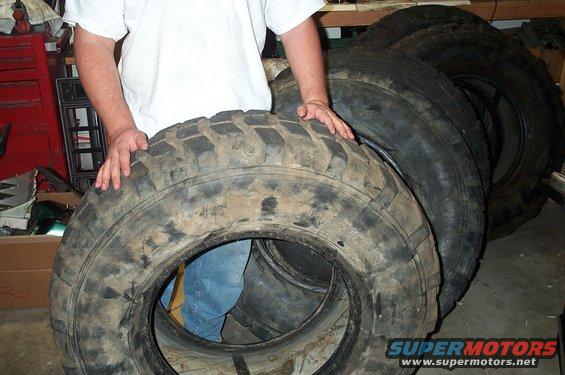 dcp_4976.jpg 12.50R20 Michelin XL's  They measure 40" tall on the loaded bronco.