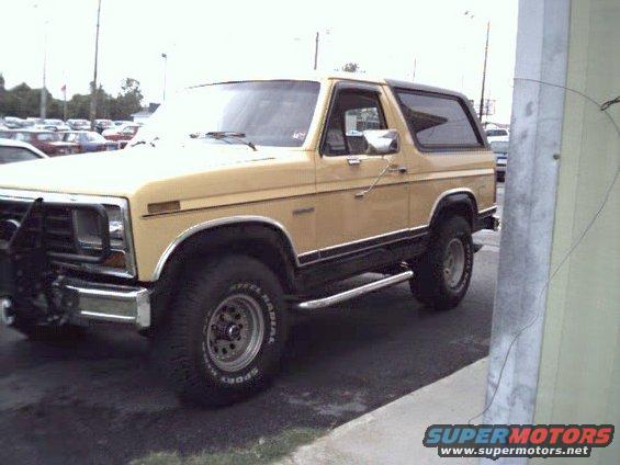 bronco003.jpg 1998 at the Car Lot