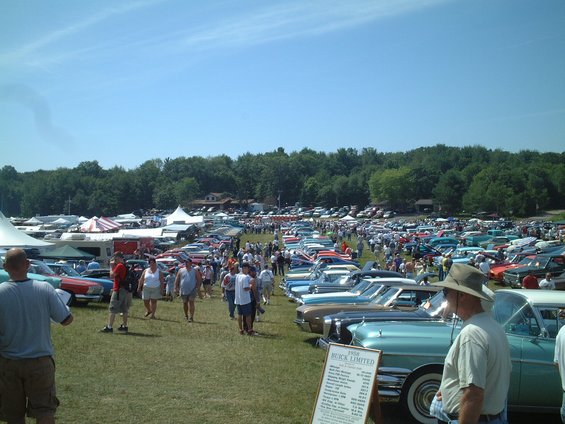 dscf0063.jpg Great shot of the crowd at Iola...this wasn't even half of it.