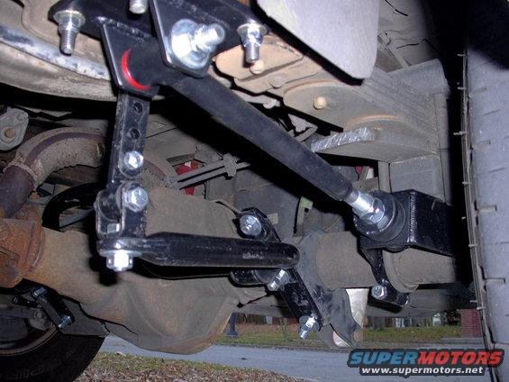 dsc00424.jpg Hellwig sway bar and the awesome Landyot Radius Rods