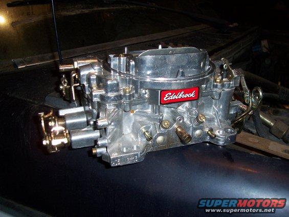 edelbrock.jpg Carb