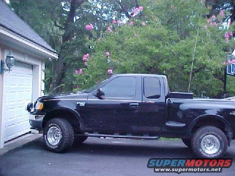 bobbystruck2.jpg Bobby's new truck, but clean for once!!