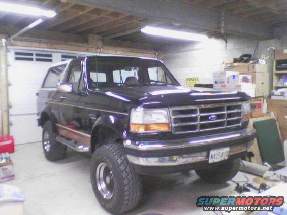 picture018.jpeg Bronco in the garage.