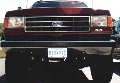 front_gap.jpg The body lift creates a gap between the body and the bumper.