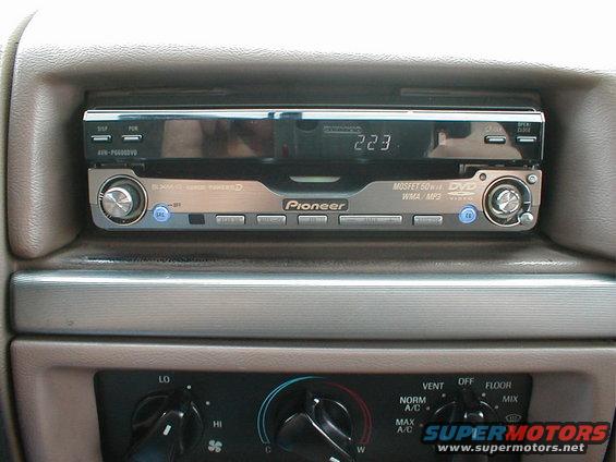 dvd2.jpg Pioneer DVD/CD/MP3-CD/ V-CD/AM/FM/XM-ready Fold out in-dash 6.5" touchscreen, with in & out AUX jacks. 