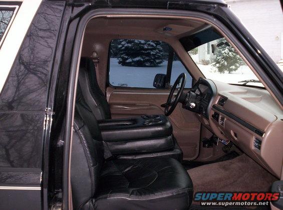 100_8967.jpg custom leather bench for an f-150