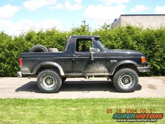 side-bronco.jpg Roof off, side profile