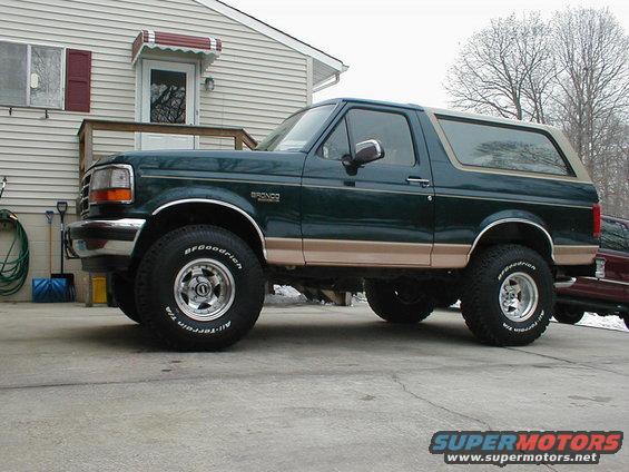 bronco1.jpg 4" lift with 35x12.50 BF Goodrich A/Ts.