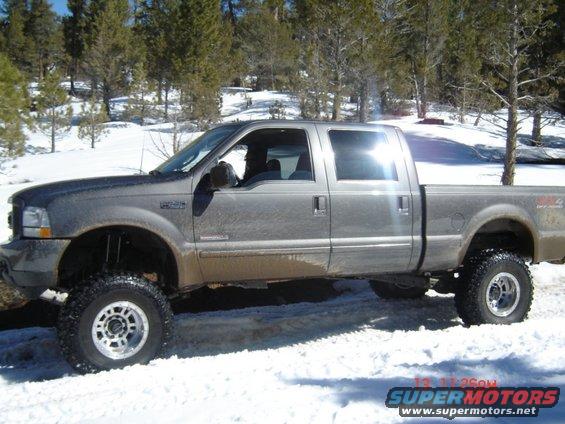 dsc00784.jpg My bro's truck, It did really good in the snow!