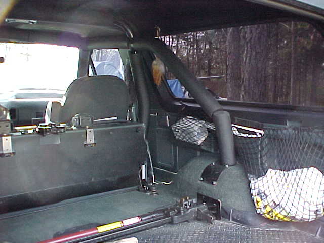 mvc008s.jpg rollcage in a Bronco