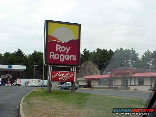 roy_rogers_sign_ludlow_east.jpg 