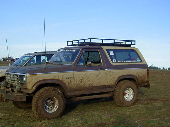 p3050069.jpg Kens bronco