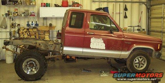 ranger-064.jpg Rear axle is in.   Never mind brakes, parking brake, anti-wrap, driveshaft, etc etc