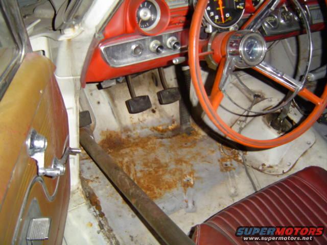 79563_lw_driver_floorpan.jpg 