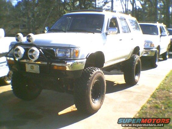 pict0009.jpg 93 4-Runner - 4" Suspension - 3" Body Lift - and 35X12.5 X15 onRockcrawler Street Locks.  Pre-Runner Bar w/ 4 Procomp Lights