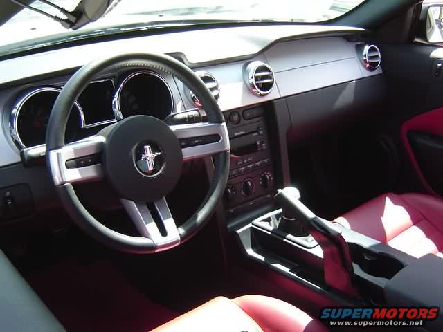 white-05-interior.jpg 