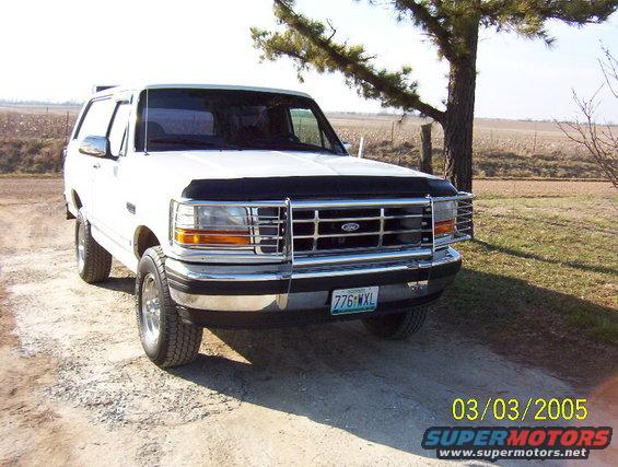 bronco-front.jpg Look at that chrome shine!!!!