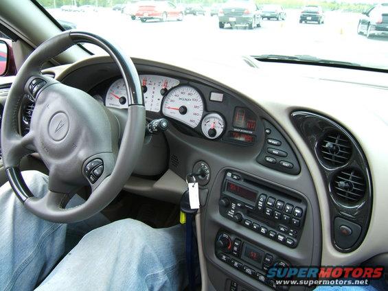 bonneville-gxp-black-interior.jpg 