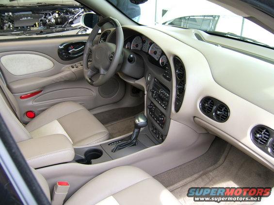 bonneville-gxp-interior.jpg 