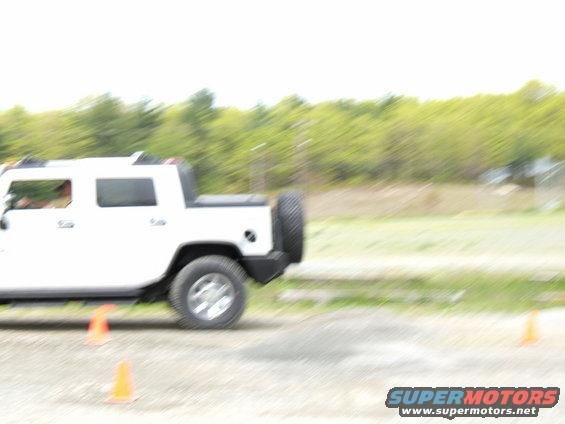 hummer-h2-track-3.jpg 