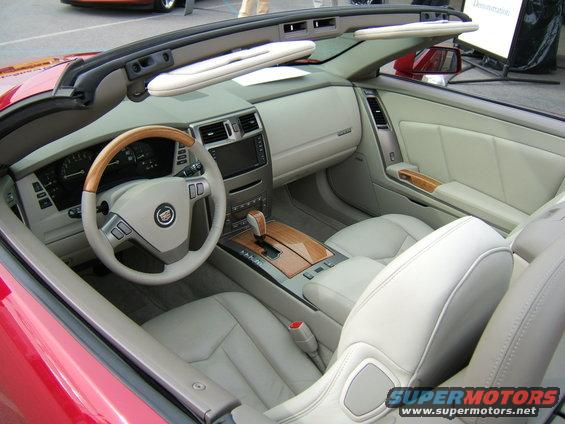 xlr-interior.jpg 